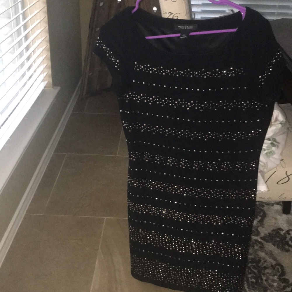 Beautiful White House Black Market Dress